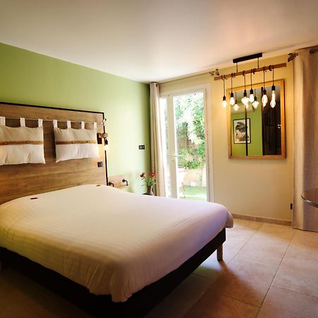 Bed and Breakfast La Demeure Insoupconnee Кассі Екстер'єр фото